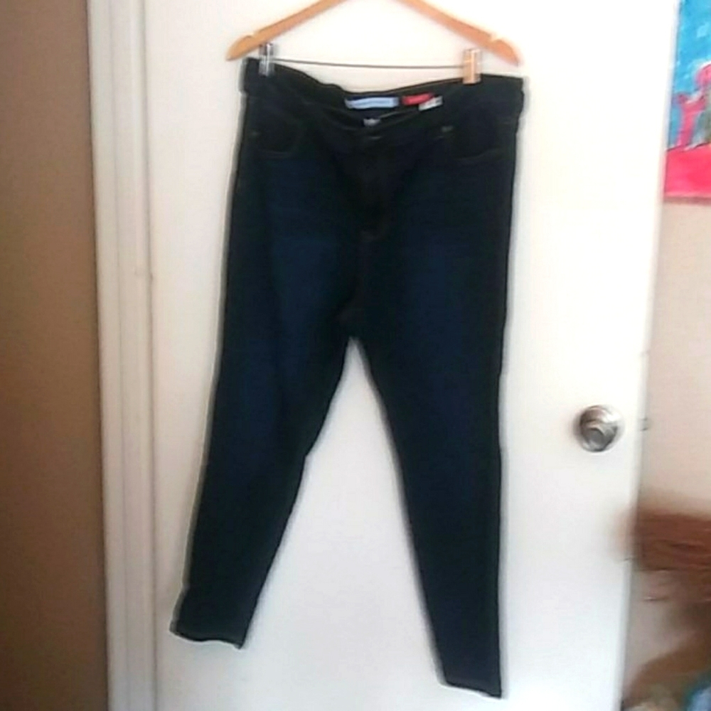 Women's New Macys sz 22 skinny jeans